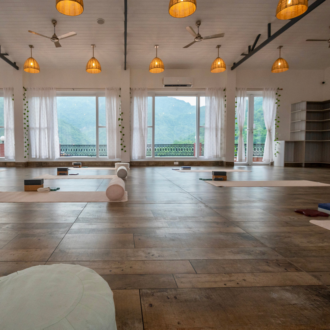 India Yoga Retreat 2024 Yoga Hall Complete Unity Yoga